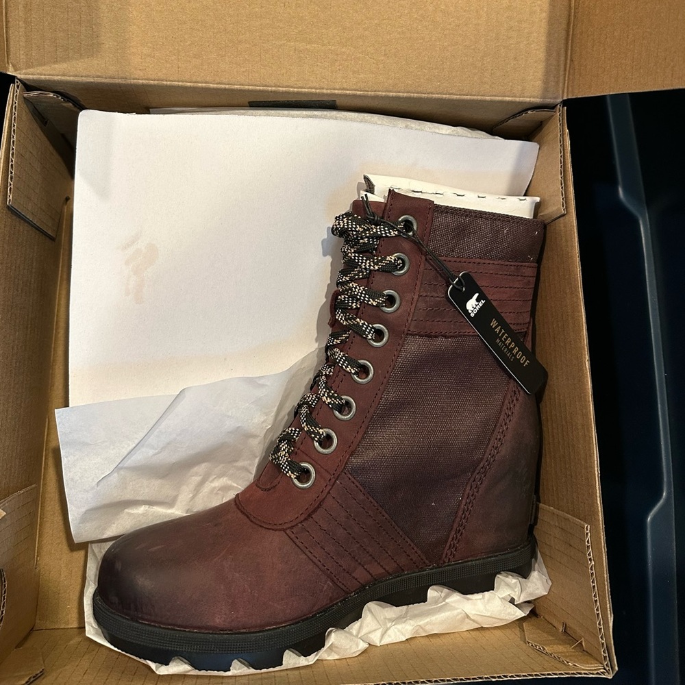 Brand new inbox, Serrell women’s Lexi wedge boot in dark purple size 9 - Picture 4 of 8